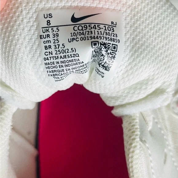 Nike Legend Essential 2 - Picture 8 of 8